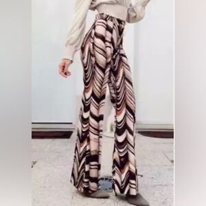ZARA HIGH-WAISTED
MARBLE PRINTED FLARE
PANTS NEUTRALS M MEDIUM